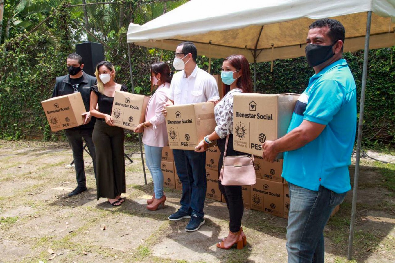 Despacho de la Primera Dama entrega paquetes alimentarios a integrantes de grupos musicales despacho-de-la-primera-dama-entrega-paquetes-alimentarios-a-integrantes-de-grupos-musicales